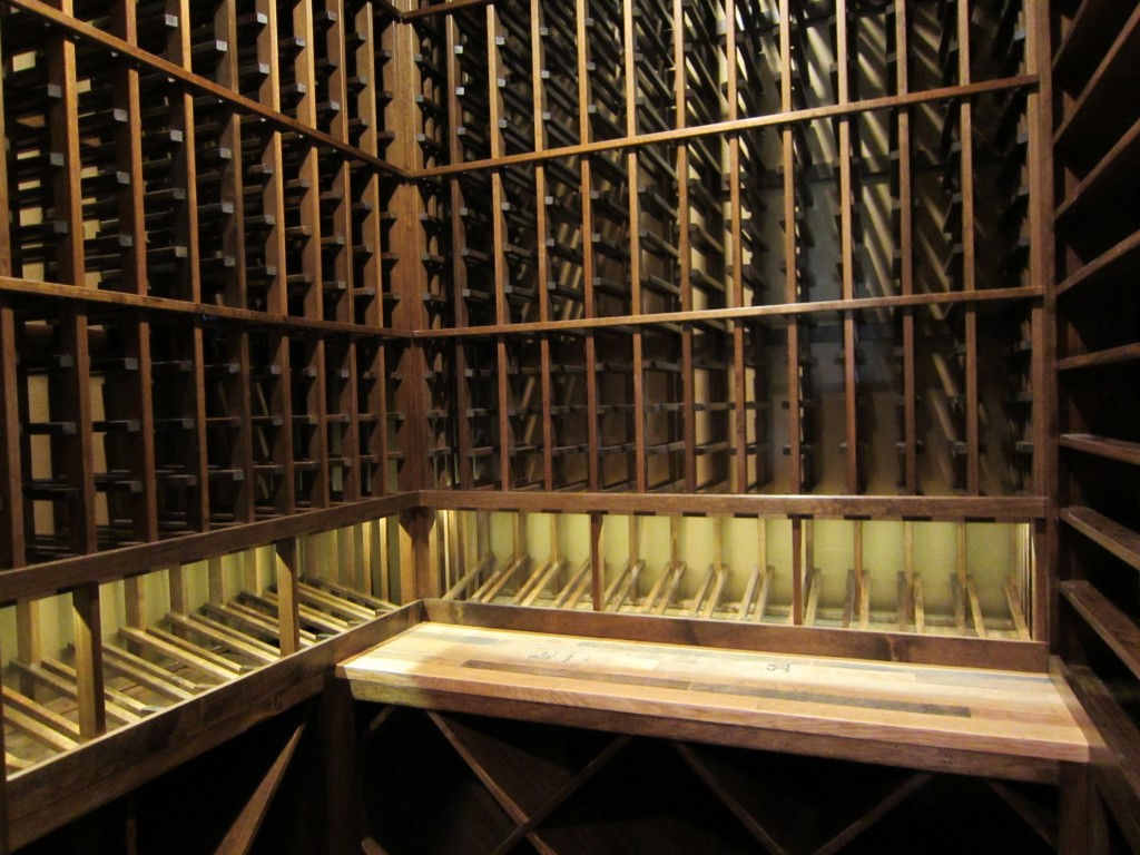 Mahogany Wine Racks with Horizontal Display Row